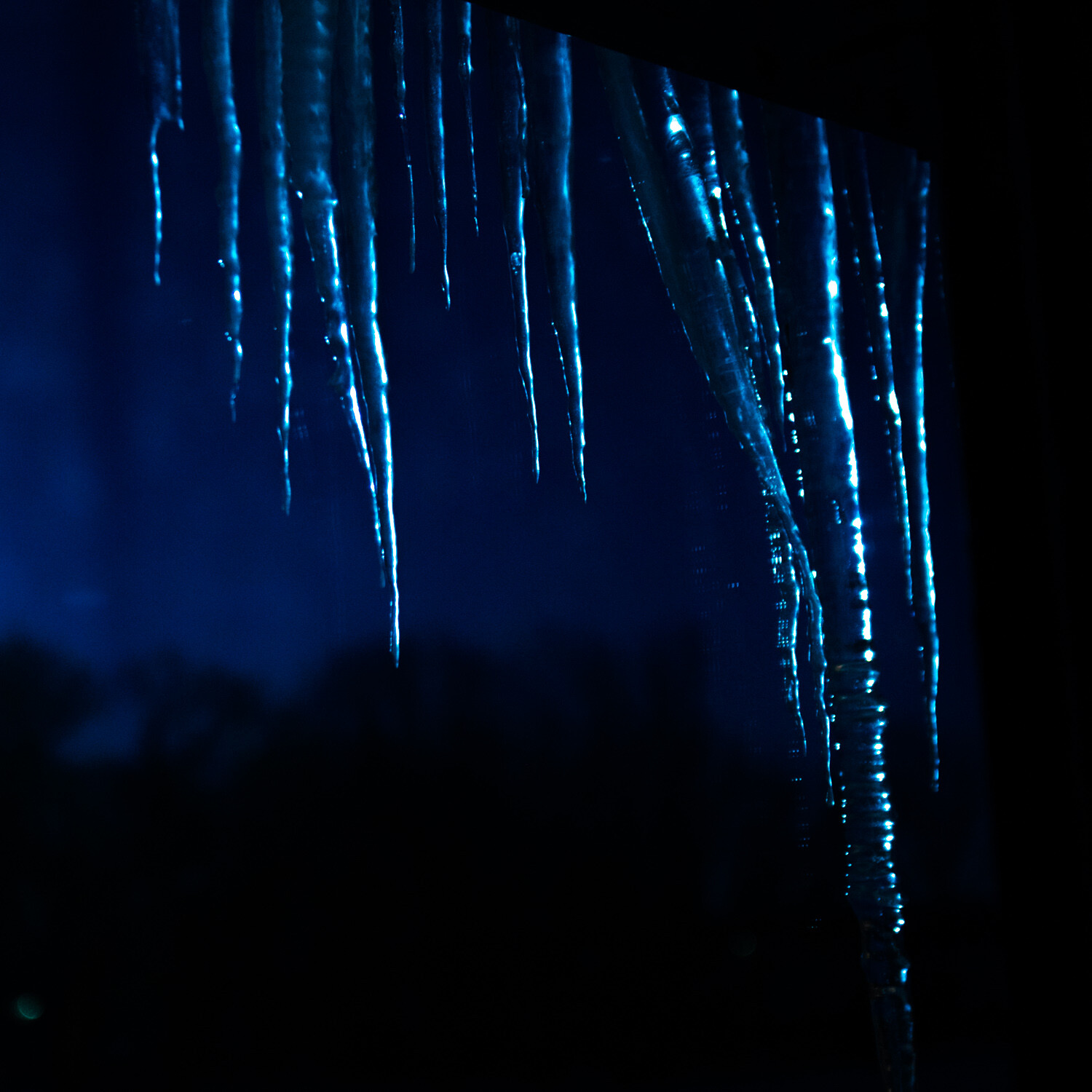 icicles hanging down