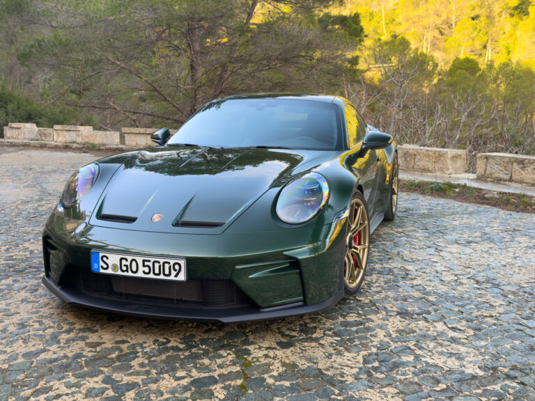 Weight saving and aero optimization feature in the 2025 Porsche 911 GT3